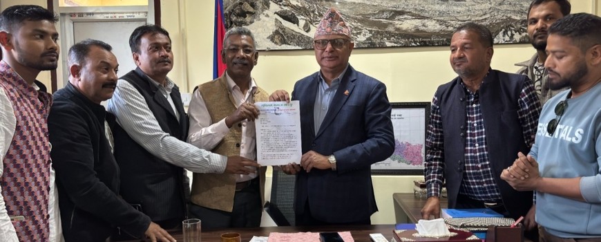 मुख्यमन्त्रीलाई मुस्लिम समाजमले मदरसा शिक्षा बोर्ड गठन गर्न माग मुख्यमन्त्रीलाई मुस्लिम समाजमले मदरसा शिक्षा बोर्ड गठन गर्न माग