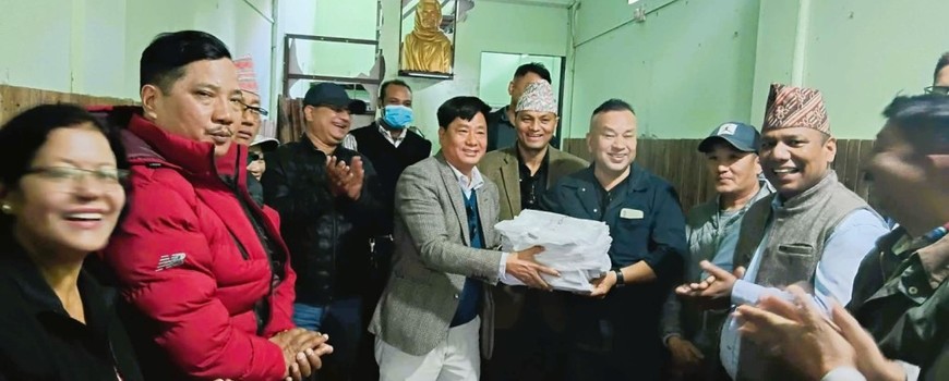 सुनसरी क्षेत्र नं. १ मा कांग्रेसको नयां क्रियाशील सदस्यता फाराम वितरण सुनसरी क्षेत्र नं. १ मा कांग्रेसको नयां क्रियाशील सदस्यता फाराम वितरण